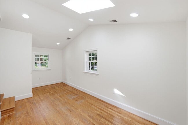 Building Photo - Chevy Chase Home | 4 Bed | 3.5 Bath | 2,500 Sf | Driveway Parking | Large Fenced-In Backyard w/ Deck
