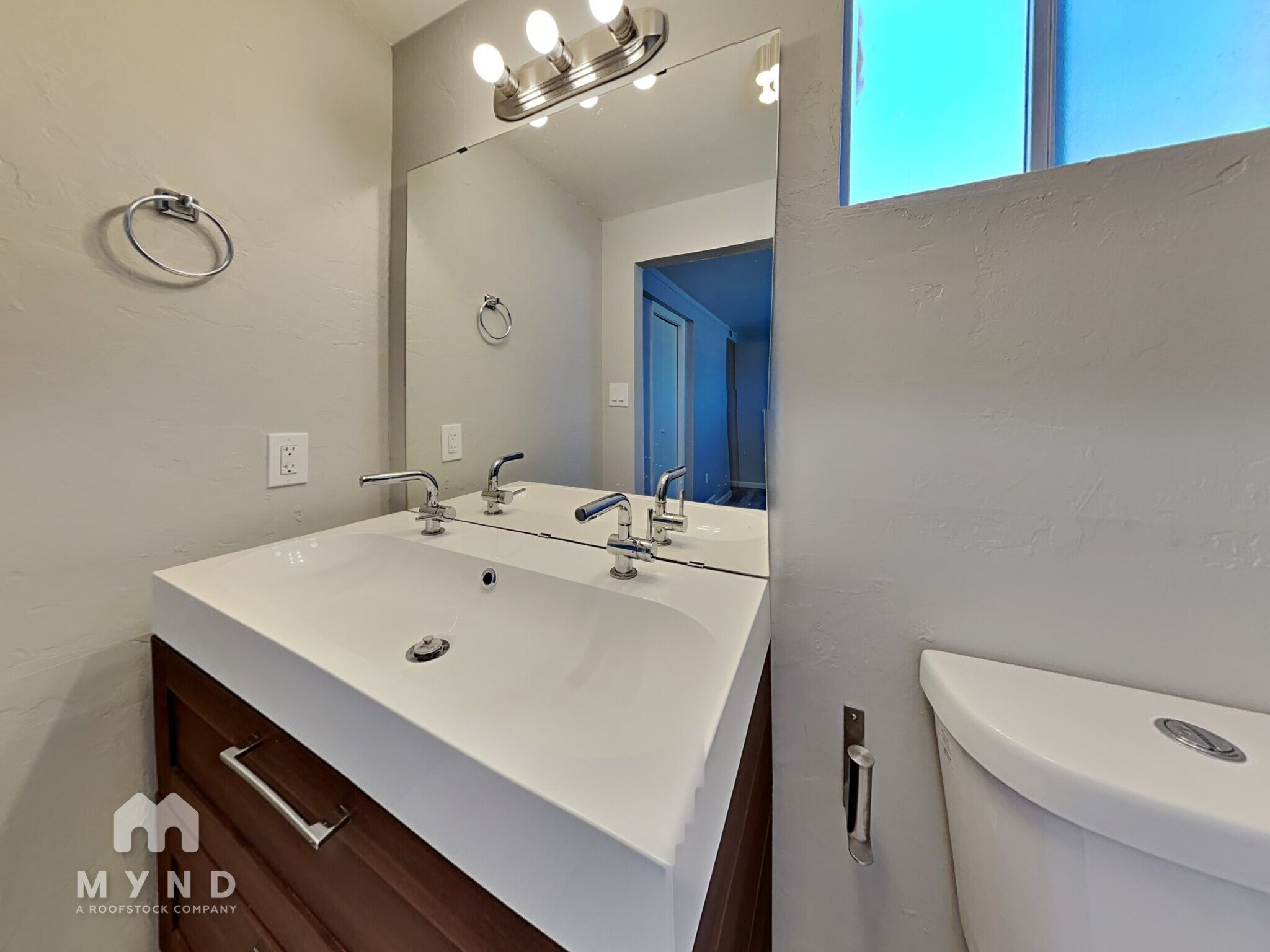 Building Photo - 3214 E Hubbell St