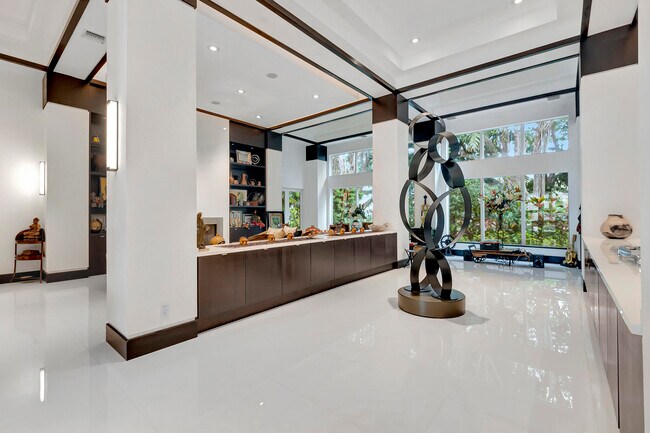 Building Photo - 17070 Royal Cove Way