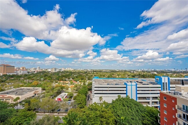 Building Photo - 3500 Coral Wy