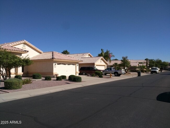 Building Photo - 1924 W Mockingbird Dr