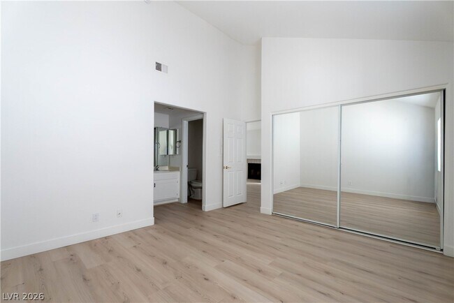 Building Photo - 356 Seine Way