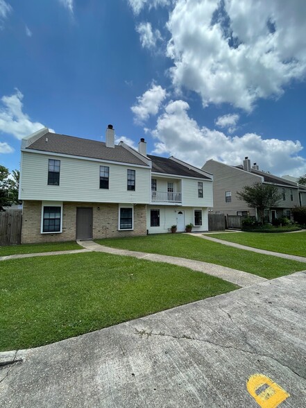 Primary Photo - Shenandoah Ridge Townhomes