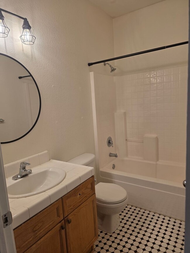 Building Photo - Rare 4 bedroom just moments from RED HAWK