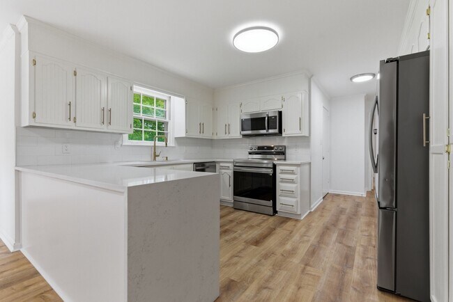 Building Photo - 308 Brookview Ct