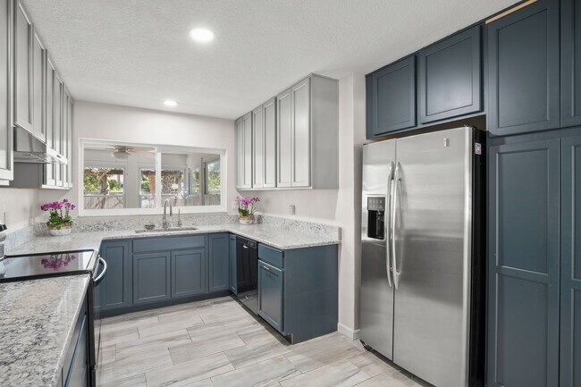 Building Photo - 693 Orange Blossom Dr