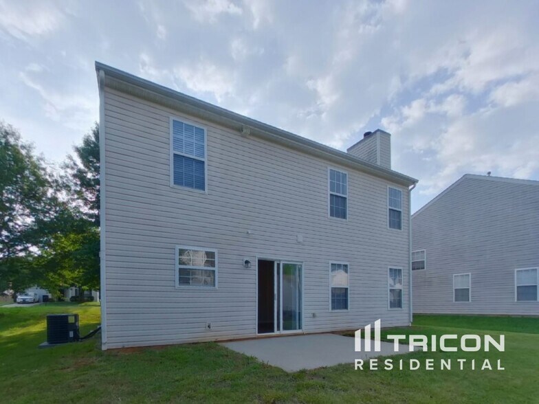 Building Photo - 1467 Eschol Ln NW