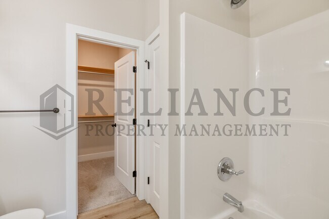 Building Photo - 212 W May St