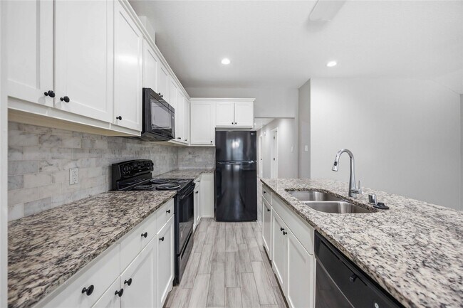 Building Photo - 3425 Mt Pleasant St