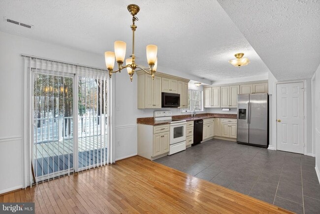 Building Photo - 2705 Vista Ct