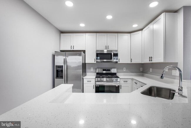 Building Photo - 12765 Fair Crest Ct