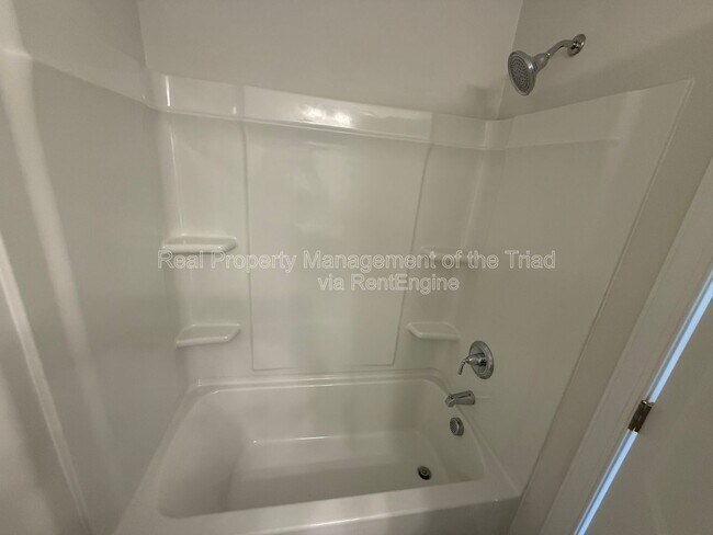 Building Photo - 3833 Thistleberry Rd