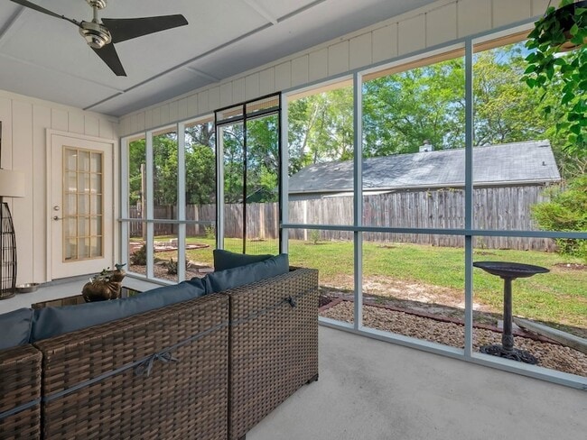 Building Photo - 1572 Cinnamon Bear Cir