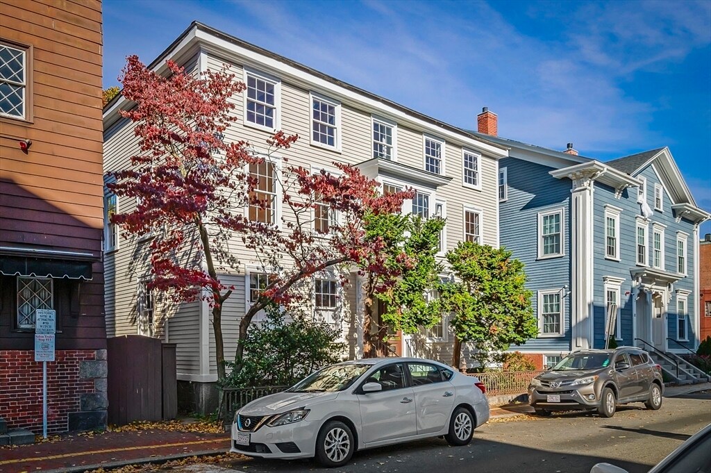 Building Photo - 15 Lynde St