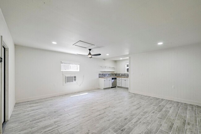 Building Photo - Lots of Space in Spicewood