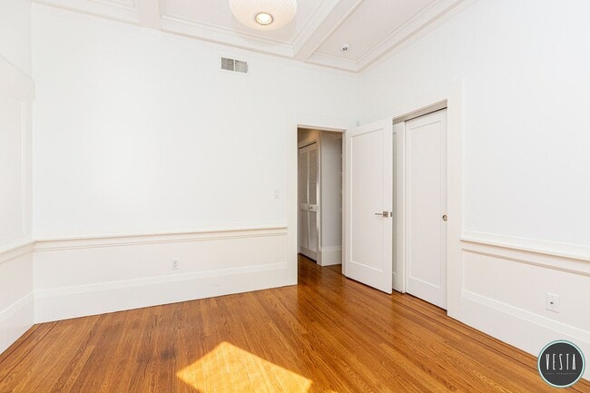 Building Photo - SOPHISTICATED 2-BD DREAM HOME WITH DIGITAL...