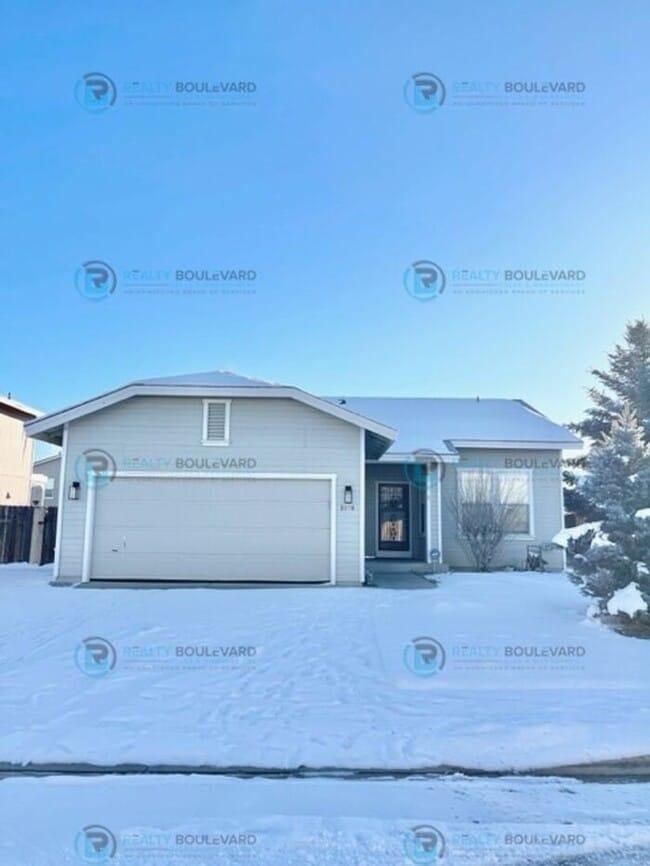 Building Photo - Charming 3-Bedroom Home in Sky Vista Villa...
