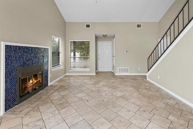 Building Photo - 2304 Klattenhoff Dr