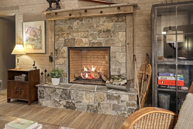 Building Photo - Unfurnished Peaceful River Retreat – Moder...