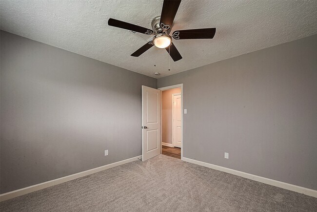 Building Photo - 1623 Cherry Ridge Dr