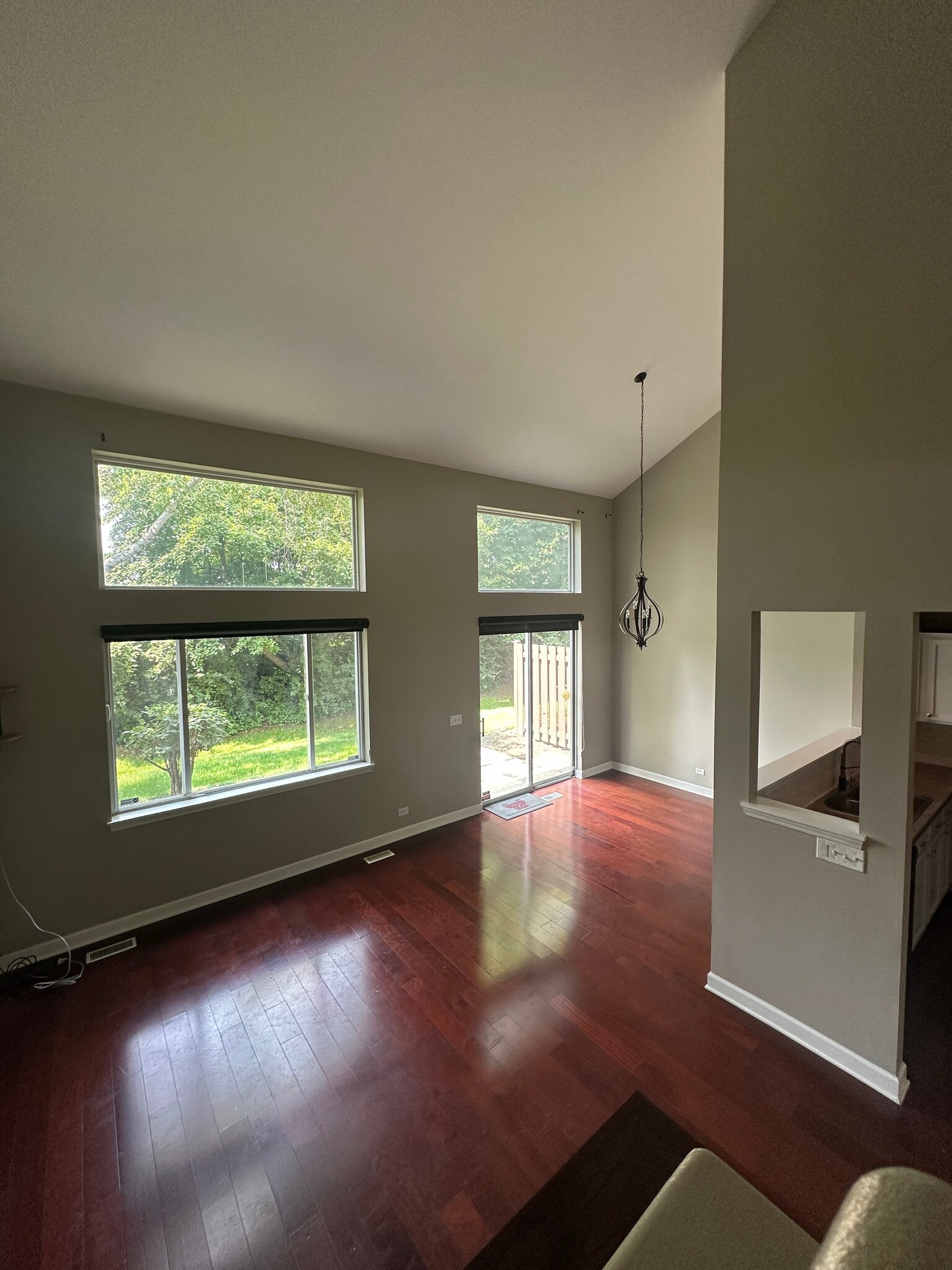 Building Photo - 2060 Waverly Ln