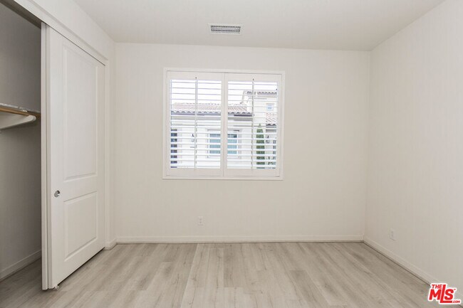 Building Photo - 10922 Mesa Ct