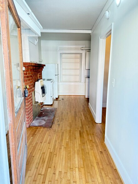 Building Photo - 54 Main St