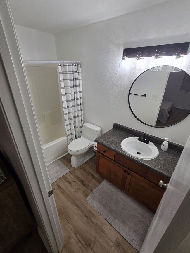 Building Photo - West-Flagstaff Condo in the Arbors - 2 Bed, 2 Bath - Students OK! 1 Sm. Pet OK! Avail. July 10th!!