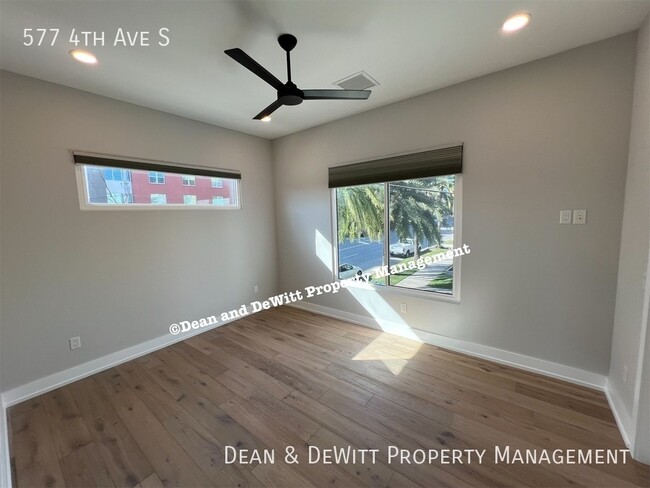 Building Photo - Luxury Townhome in Downtown St Pete - For ...