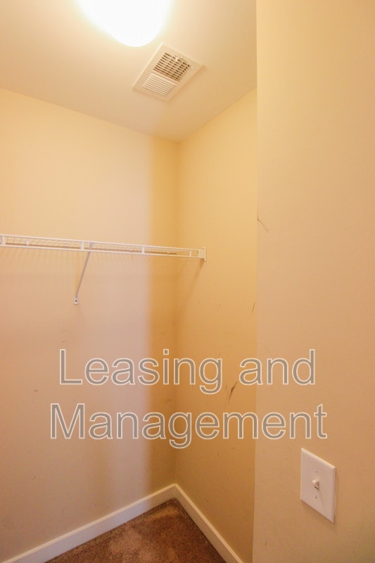 Building Photo - 4946 Ballantine Dr