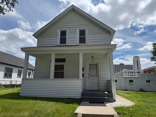 Building Photo - 1214 Sherburne Ave