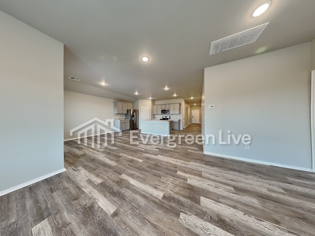 Building Photo - 3500 moraine dr