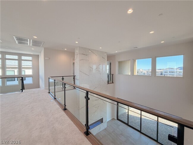 Building Photo - 10761 Canyon Bloom Dr