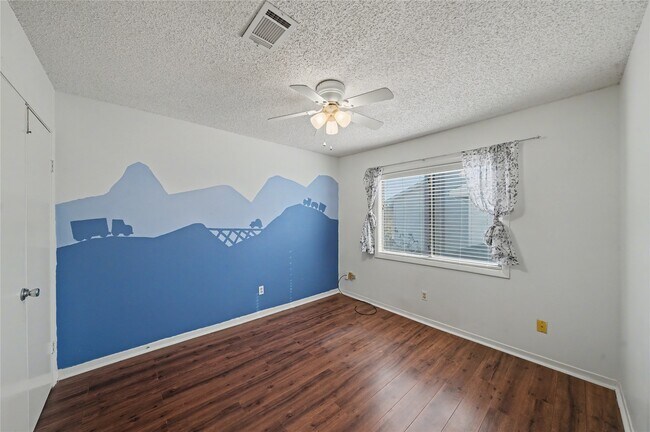 Building Photo - 3206 Sturbridge Ln