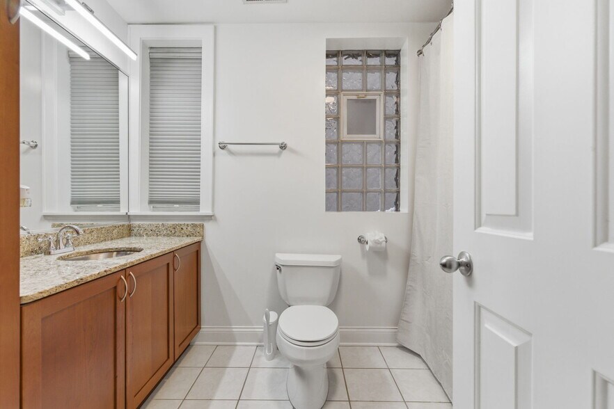 Building Photo - 2228 N Seeley Ave