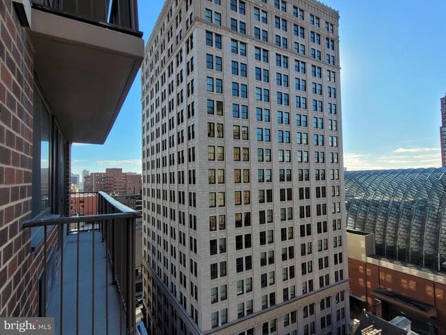 Building Photo - 1420 Locust St