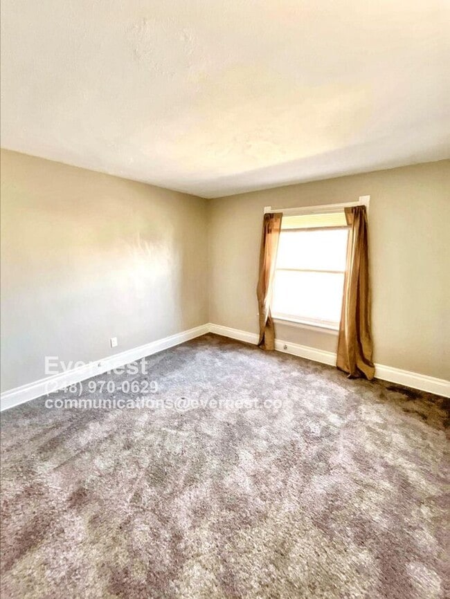 Building Photo - Charming 3-Bedroom Home Near St. Vincent’s...