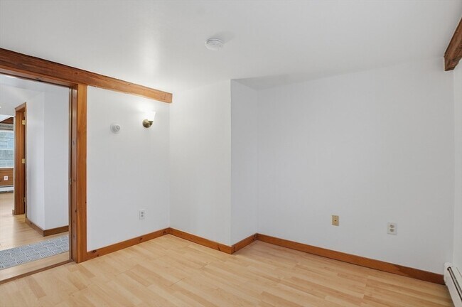 Building Photo - 92 Main St