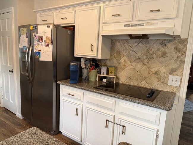 Building Photo - 20307 Pittsford Dr