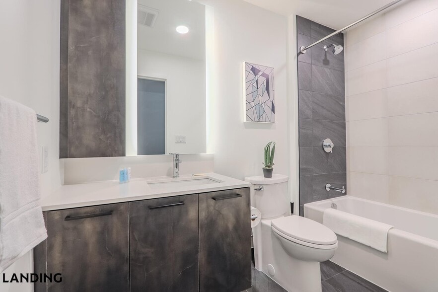 Building Photo - 632 Howard Rd SE