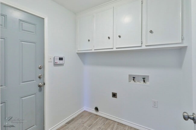 Building Photo - Complete RENOVATION only a few years ago!  Large bedrooms!