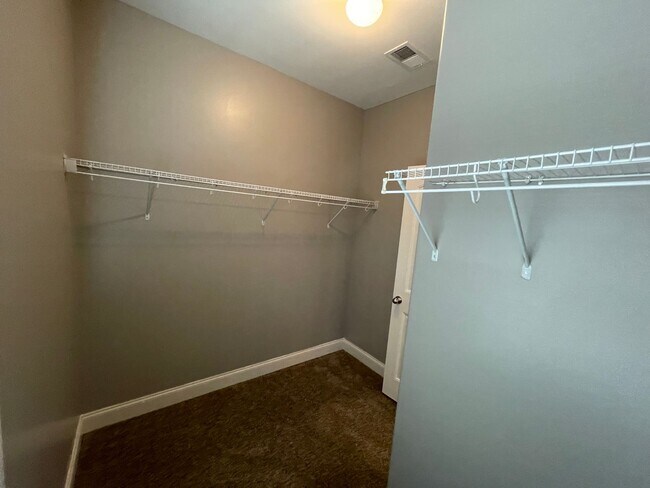 Building Photo - 4BD/4.5BA FOR RENT