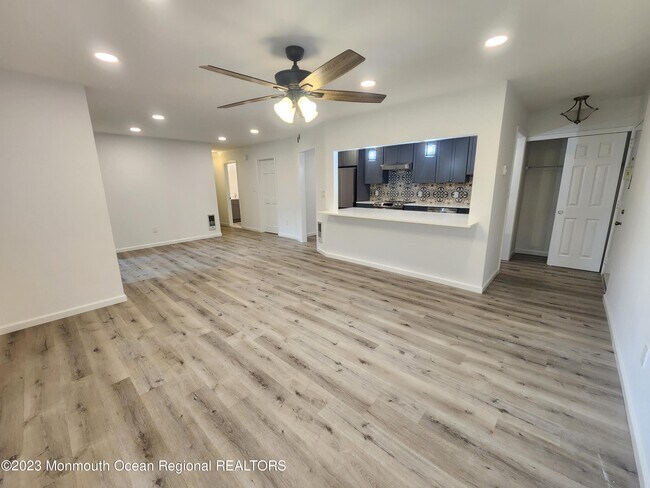 Building Photo - 34 Meadow Green Cir