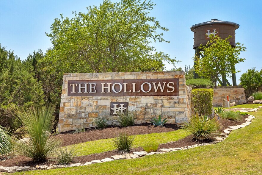 Building Photo - 18024 Edgewood Way