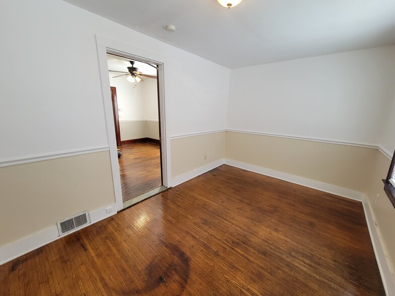 Bedroom 1 - 114 Roser St