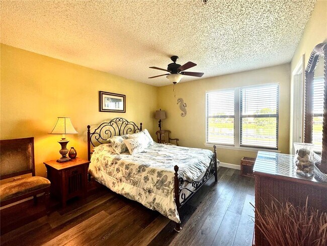 Building Photo - 4032 Crockers Lake Blvd