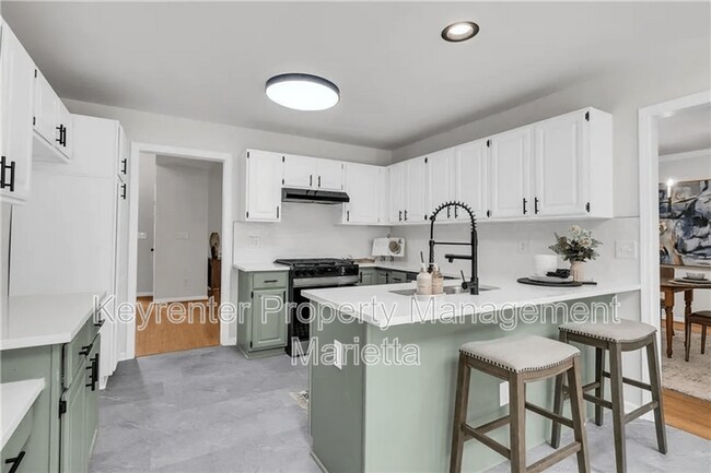 Building Photo - 991 Gentry Ln