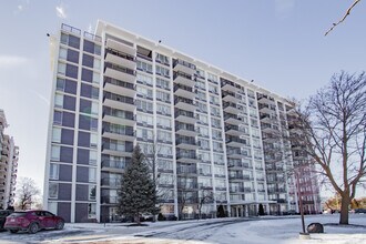 Building Photo - 8801 W Golf Rd