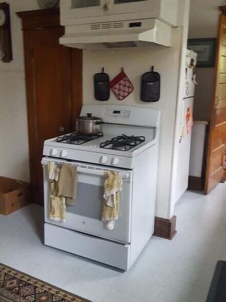 Building Photo - 733 Orange St