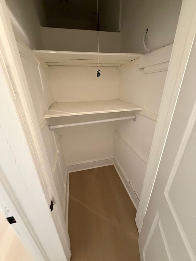 Building Photo - Great Home For RWJMS/Rutgers Students * Walk to New Brunswick/Highland Park Nightlife * All Utili...